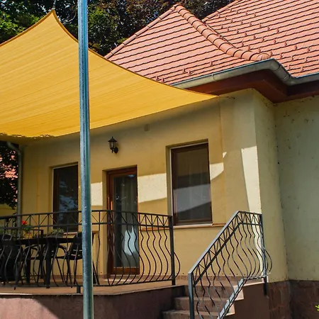 Almadiszallasok Aaa Apartament *