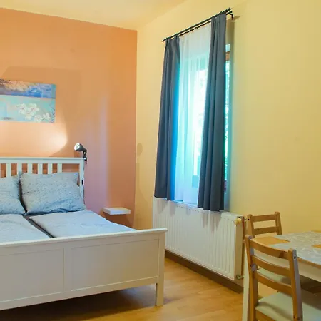 Almadiszallasok Aaa Apartament Balatonalmádi