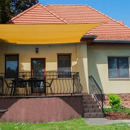 Almadiszallasok Aaa Apartament *