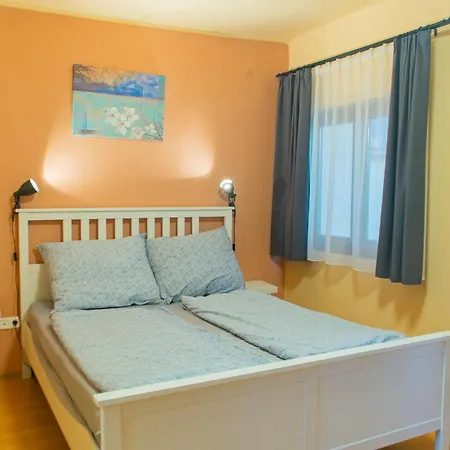 Almadiszallasok Aaa Apartament