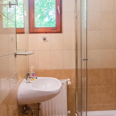 Almadiszallasok Apartment Balatonalmadi
