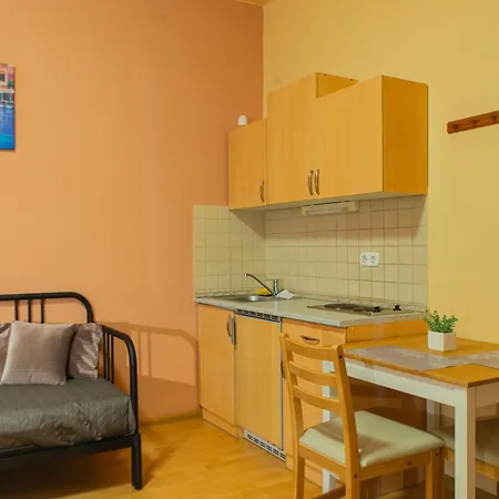 Apartment Almadiszallasok