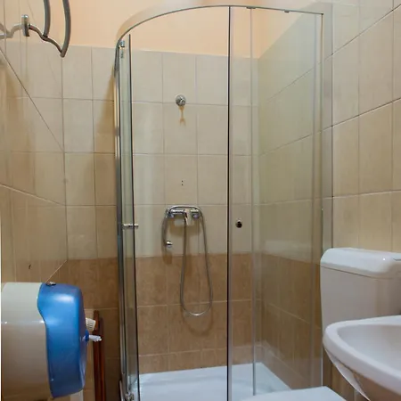 Almadiszallasok Apartment *