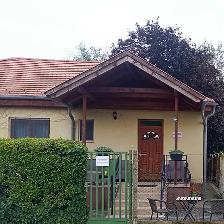 Almadiszallasok Apartmán Balatonalmádi